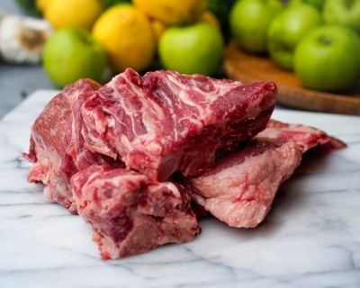 Свинина на кости охлаждённая 1 кг - купить в Абдулнасырово
